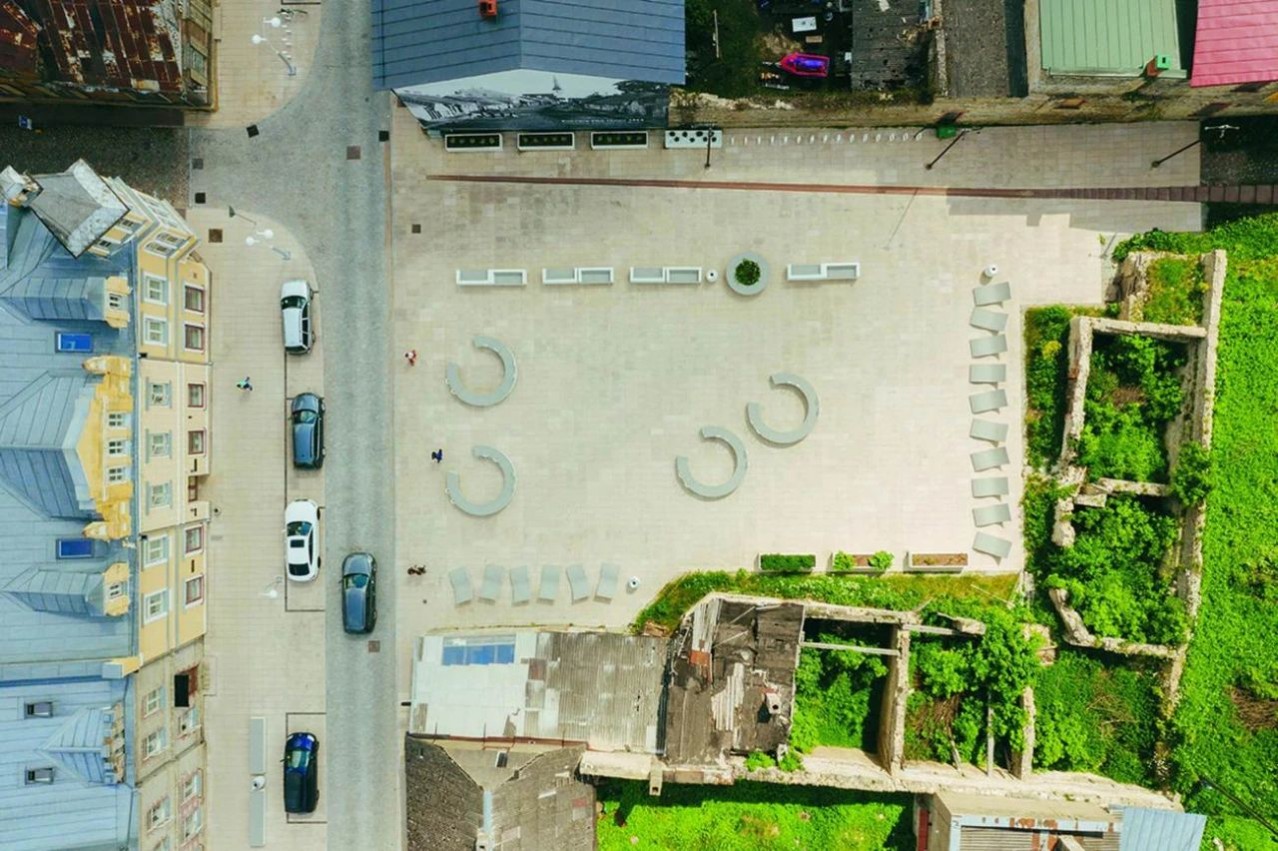 1690186960465916.jpg 1690186960465916.jpg